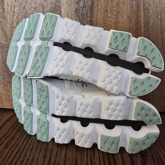 On Cloudswift 3 Running Shoes (Womens) 6 - Picture 3 of 9